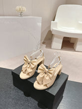 HIGH SANDAL WITH PEARL CHAIN IN BEIGE CREAM LAMBSKIN